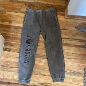 taylor swift urban outfitters sweatpants